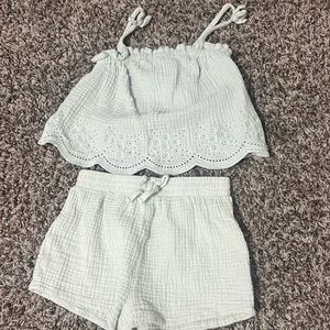 Modern moments set of shorts and top size 4T